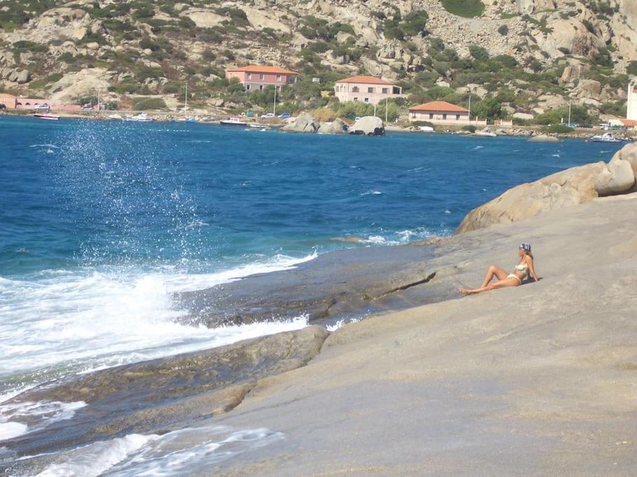Appartamento Con Piscina E Aria Condizionata La Maddalena  Extérieur photo